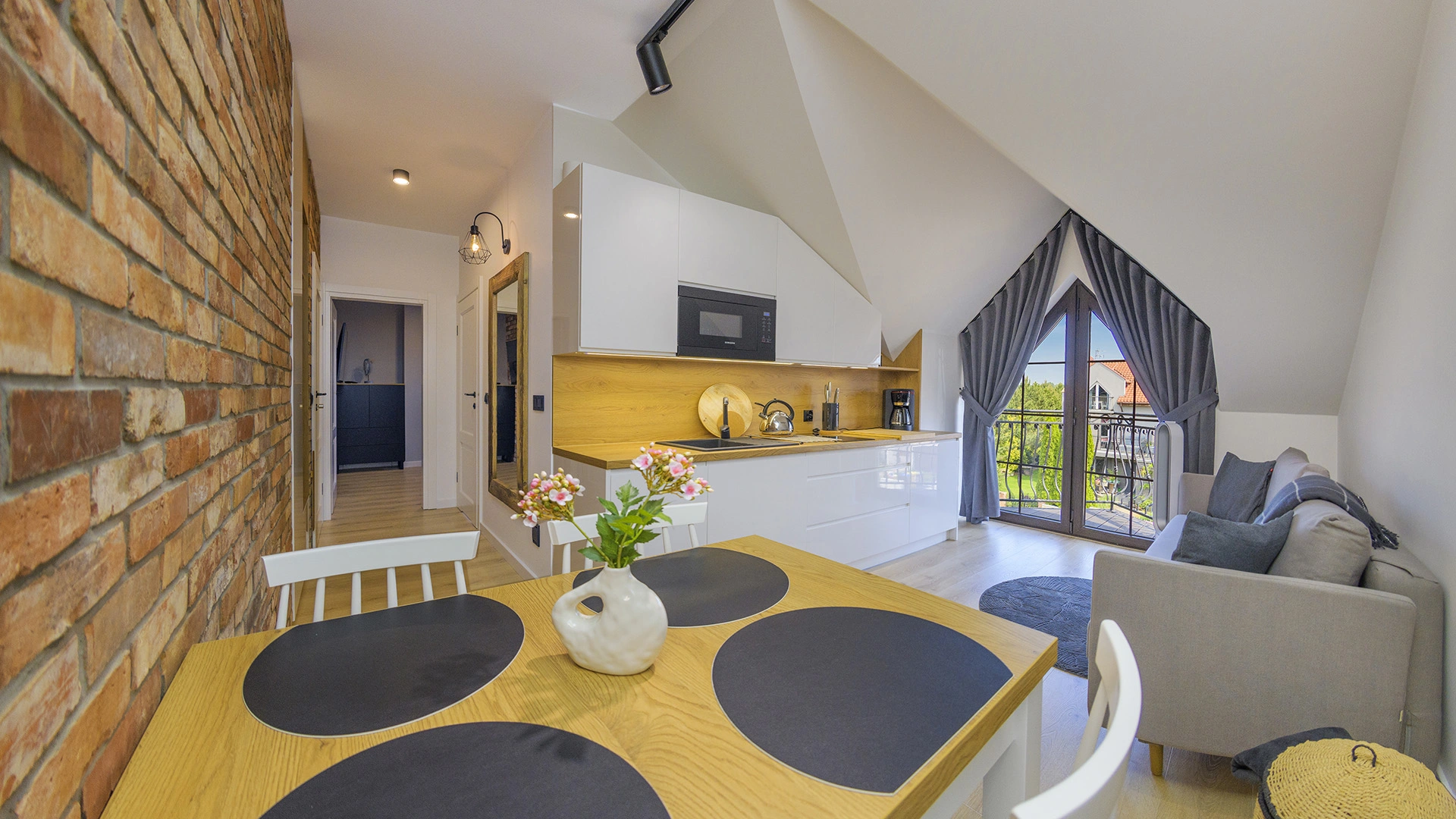 Apartament 4 — salon z kuchnią, Salt&Wood